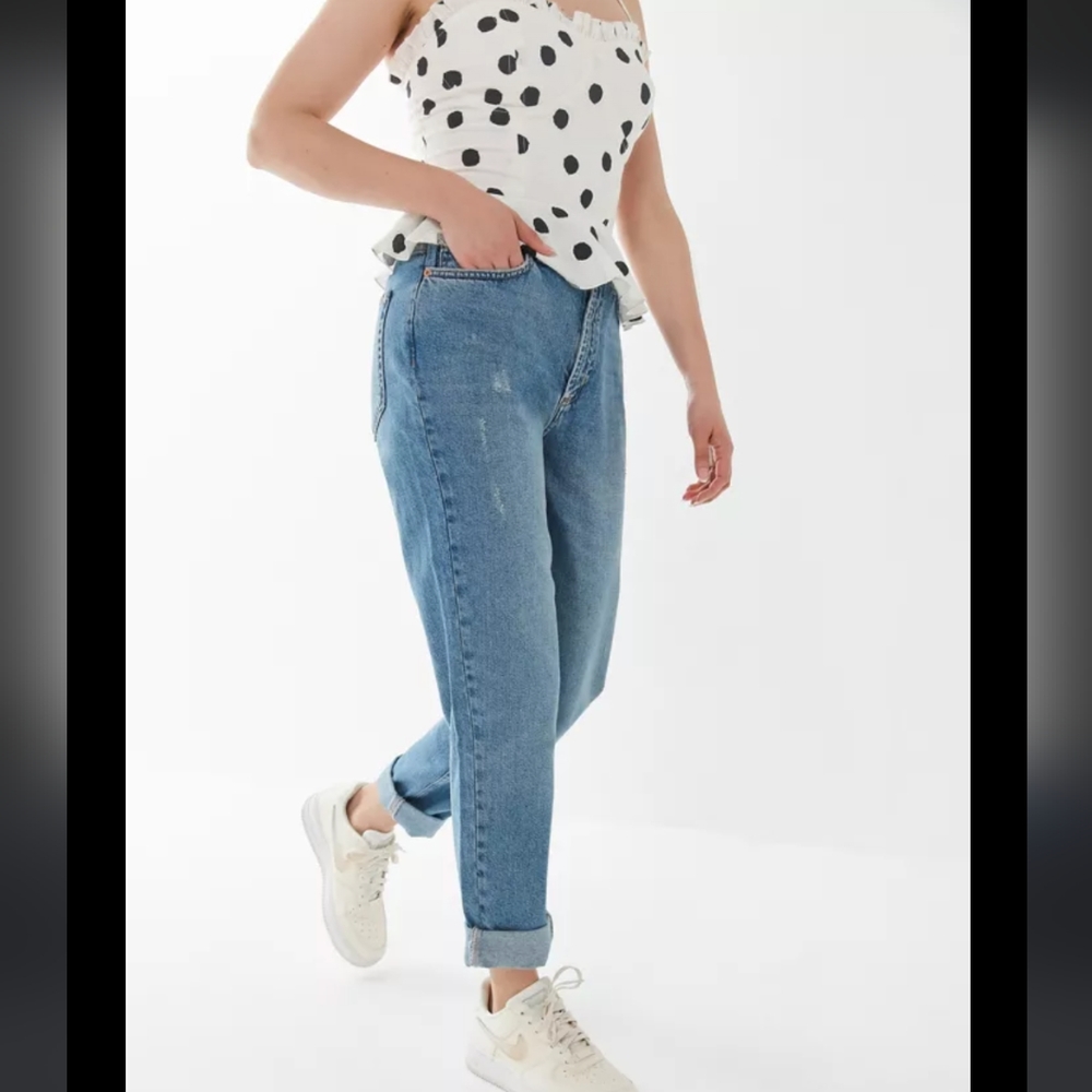 Urban Outfitters BDG Distressed Mom High Rise Medium Wash Jeans Size US 26